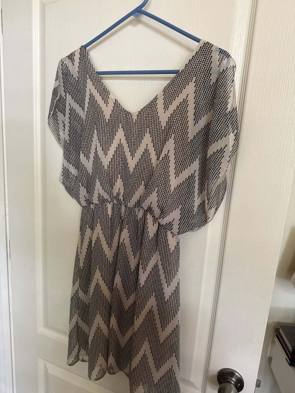 GB Chevron Dot Print V-Neck Flutter Sleeve Dress Size S